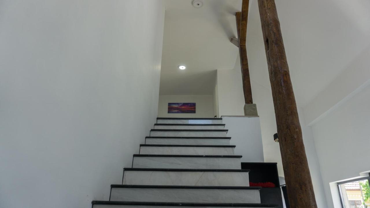 Casuta Din Drumul Muntelui Dragus Bagian luar foto