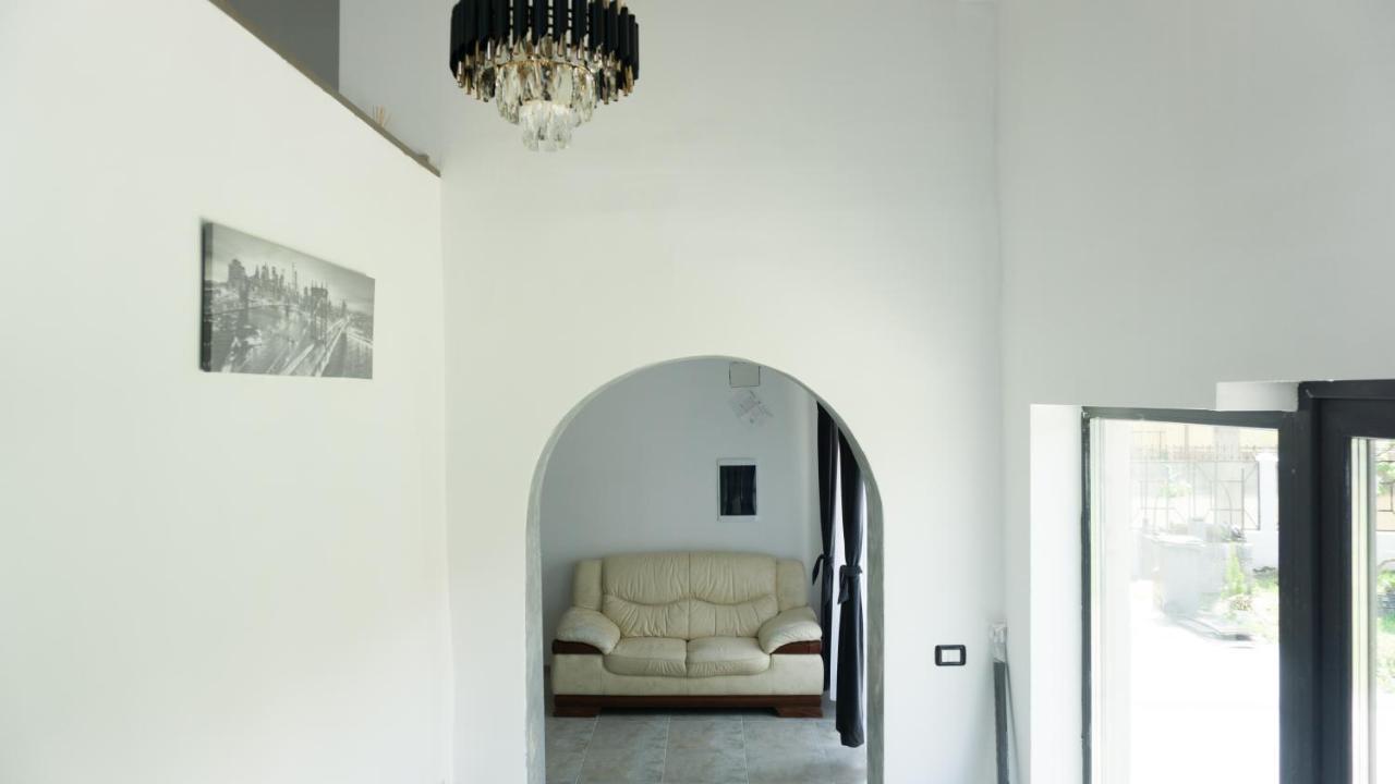 Casuta Din Drumul Muntelui Dragus Bagian luar foto